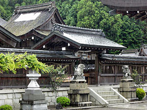 苗村神社(西本殿）